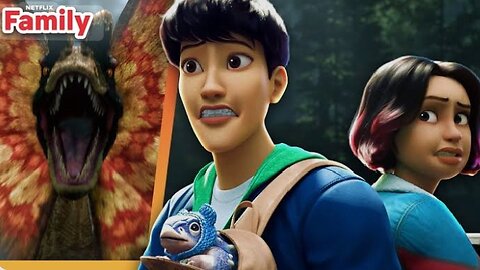 "Trapped by Dilophosauruses! 🦖😱 | Epic Jurassic World: Chaos Theory Moment | Netflix Family"