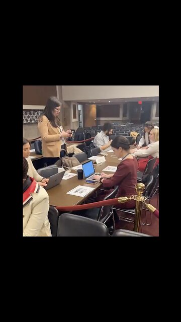 Reporter Has Pre-Written Negative Headline on Her Screen Before RFK Hearing Starts