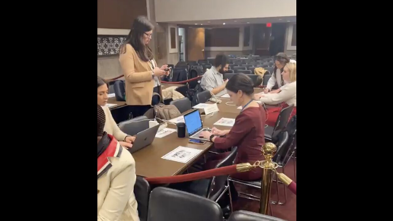 Reporter Has Pre-Written Negative Headline on Her Screen Before RFK Hearing Starts