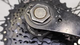 How to remove cassette from bike