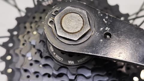 How to remove cassette from bike