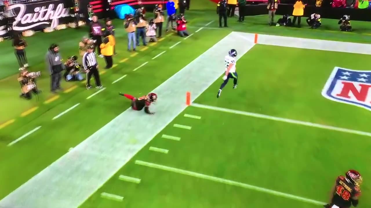 Seahawks RB #27 Zach Charbonnet TD 🏈27yds.