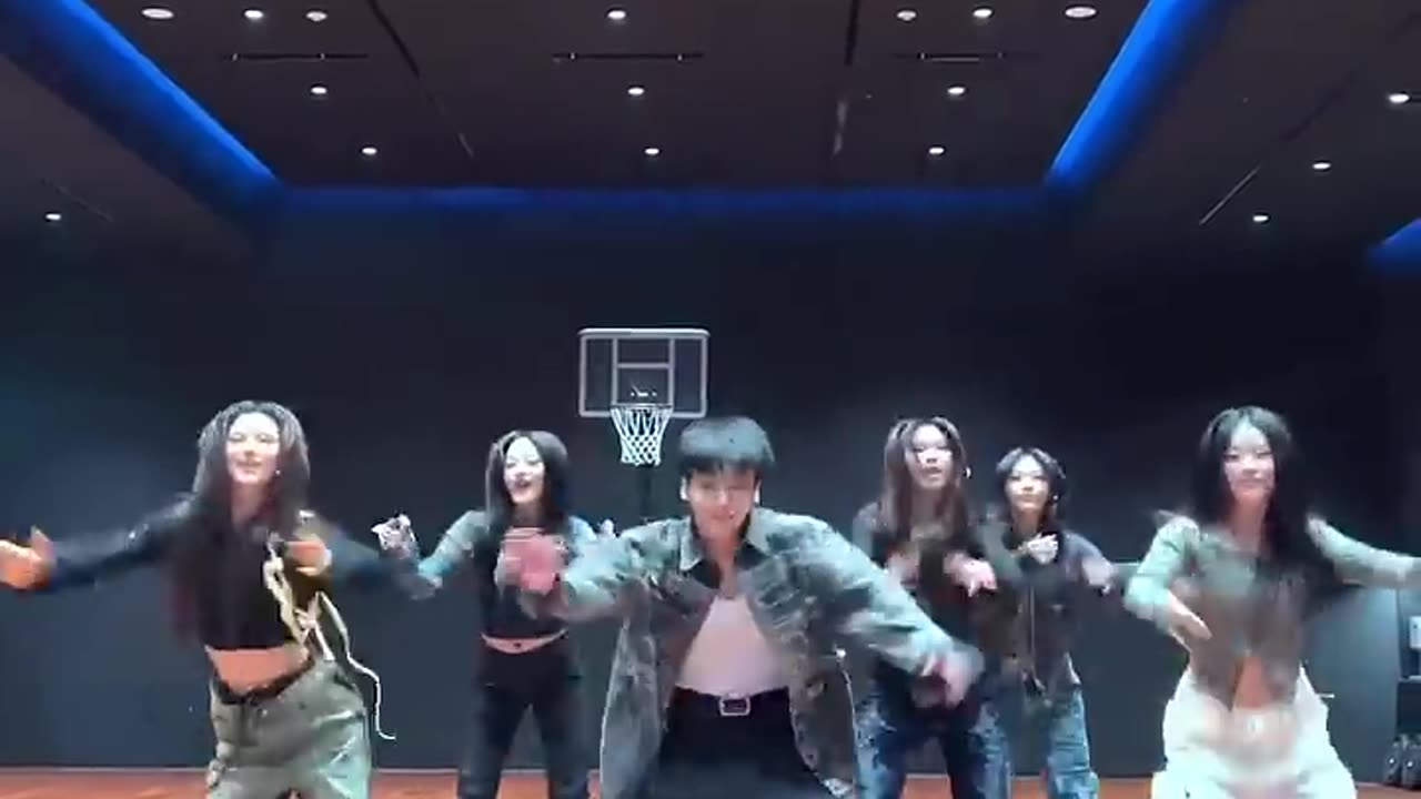 Jungkook dance ta ta ta with new jeans