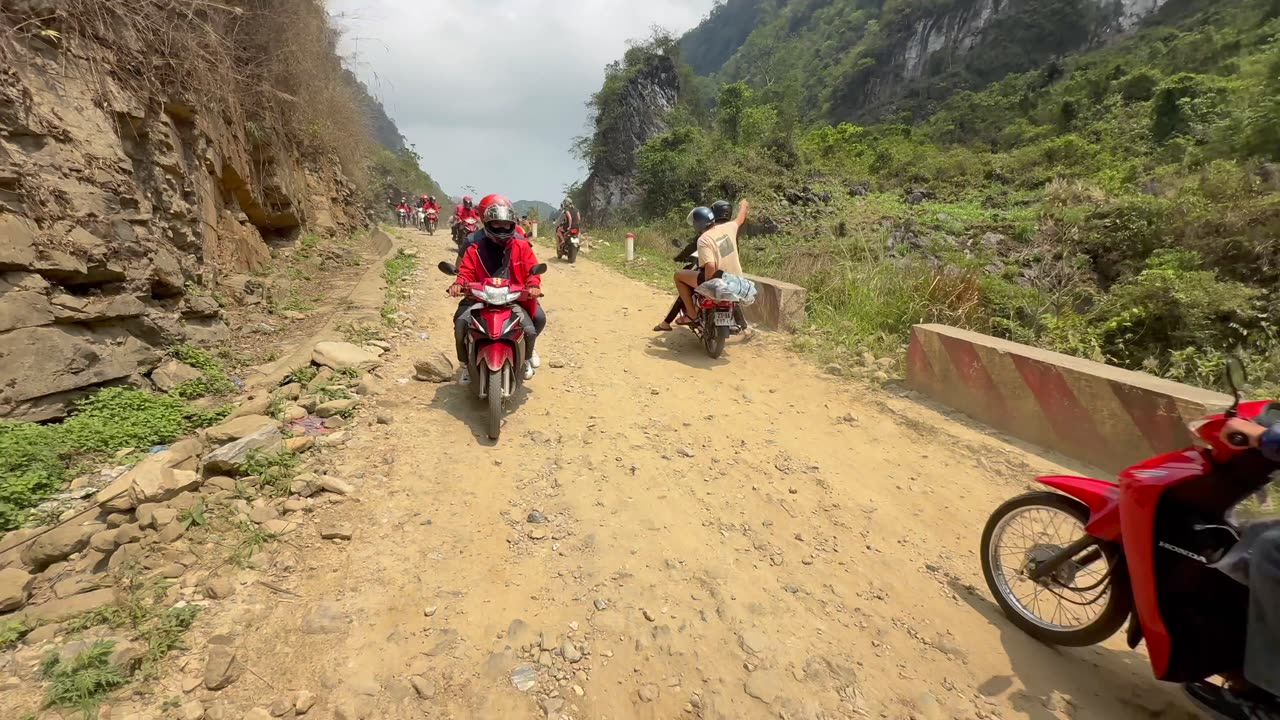 Riding on the Ha Giang Loop in Vietnam (part 16)