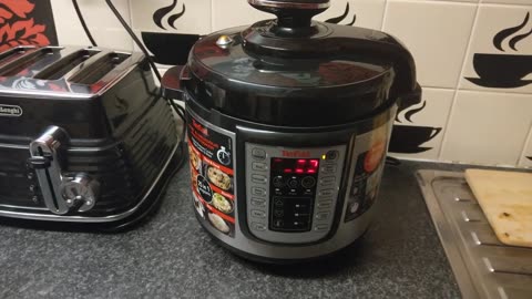 TEFAL CY505E40 MULTI COOK PRESSURE COOKER COOKS A LOVELY POTATO MEAL VIDEO 2 🥩🍖🍗🥦🍆🍅🥕🥒🥬🍽️