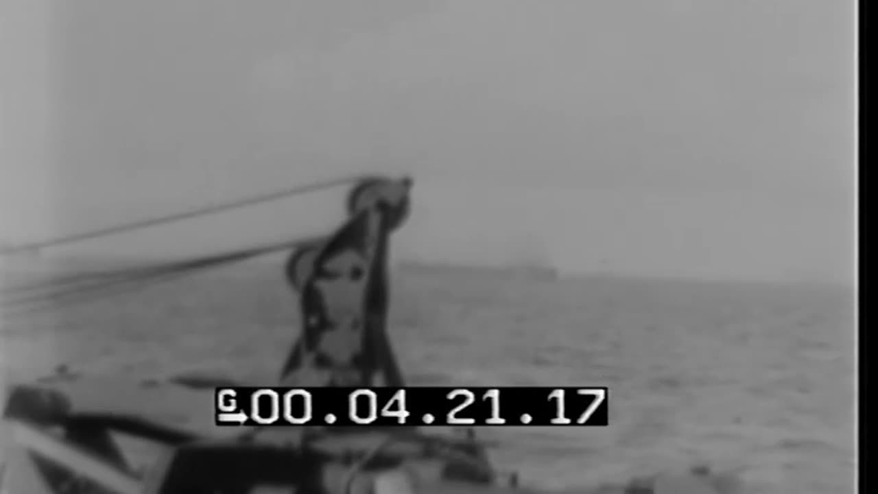 LST CONVOY BATTLE ENROUTE TO GUAM - LST CONVOY BATTLE ENROUTE TO GUAM - 428-npc-5226