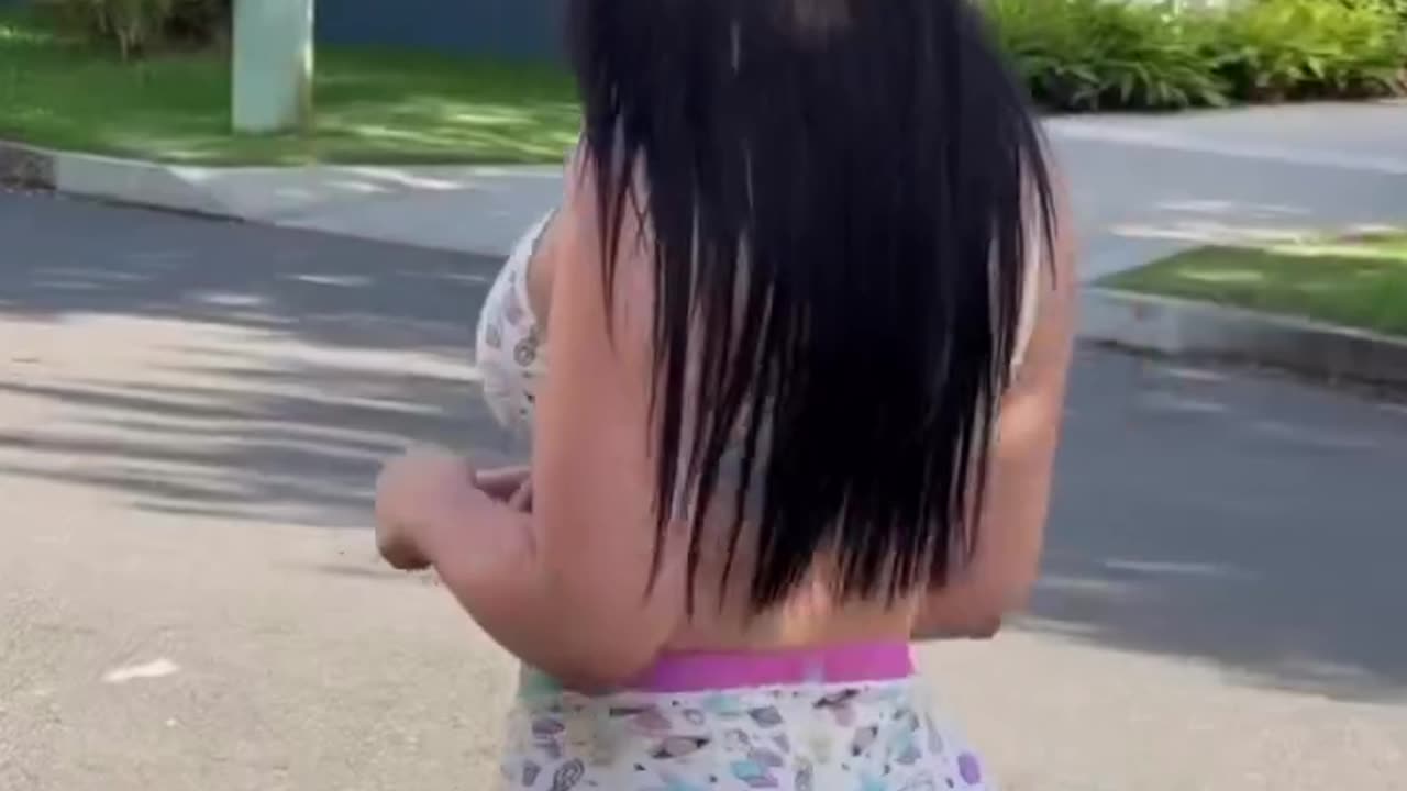 Curvy big booty walking