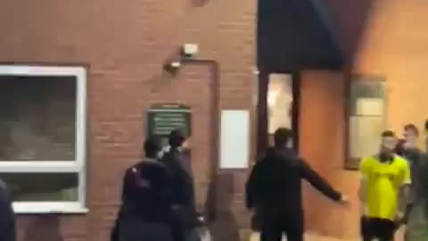 Patriots chant as MORE illegals are brought into Southampton.
