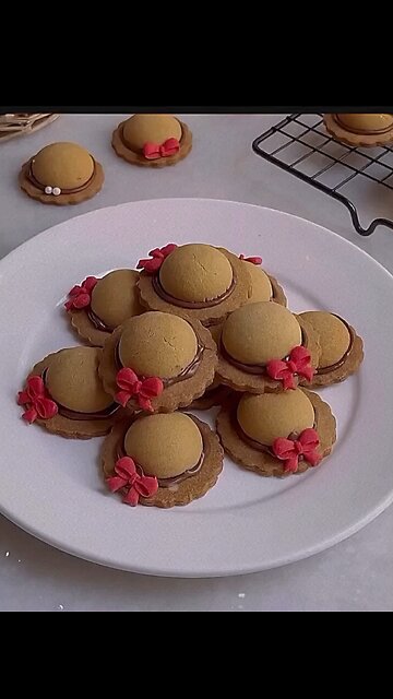Chocolate Filled Hat Cookies🍫🎩