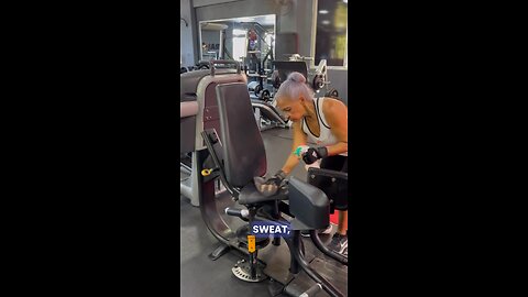 How to practice good manners in gyms.