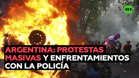 Manifestantes e hinchas de Argentina chocan con la Policía en una masiva protesta