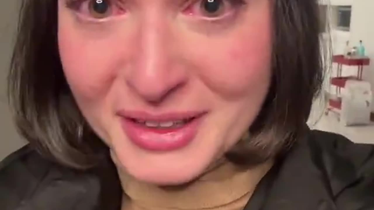 Woman breaks down in tears and films herself after a man split the bill on their date.