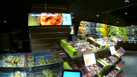 Testar Sportkameran. Inne på Krämaren-Ica. Örebro 18 Nov. 2025