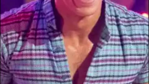 Robert Irwin Gets Sweet Flowers from Xochitl Gomez Before DWTS Finale