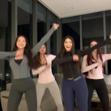 Merry Christmas 🎅🏻🎄 #christmas #santa #christmastree #christmasoutfit #love #happy