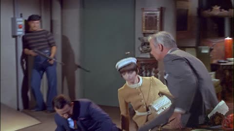 Superagente 86 - T02E13 - Peligro en una tienda de mascotas (1966)