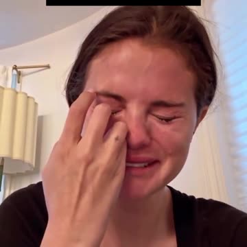 WHAT HAPPENED TO SELENA GOMEZ???