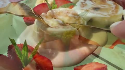 SOFT CHEESE CAKES in sour cream sauce 🤤