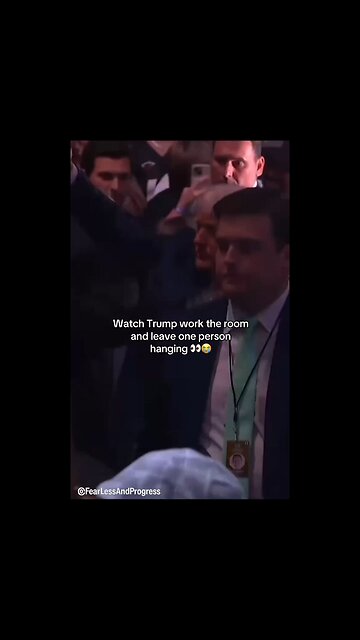 Why he do her like that 😭