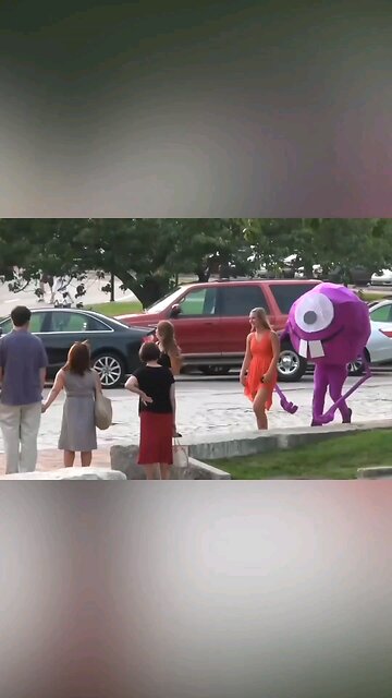 The Costume Was Supposed to Be Cute… Until I Stepped Outside! 😭🔥