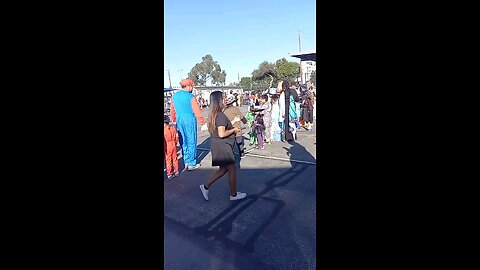 Halloween At Elementary School. Halloween En La Escuela Elementaria. 10.31.2025 Snapchat 2