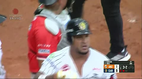 Oswaldo Arcia hizo vibrar El Monumental