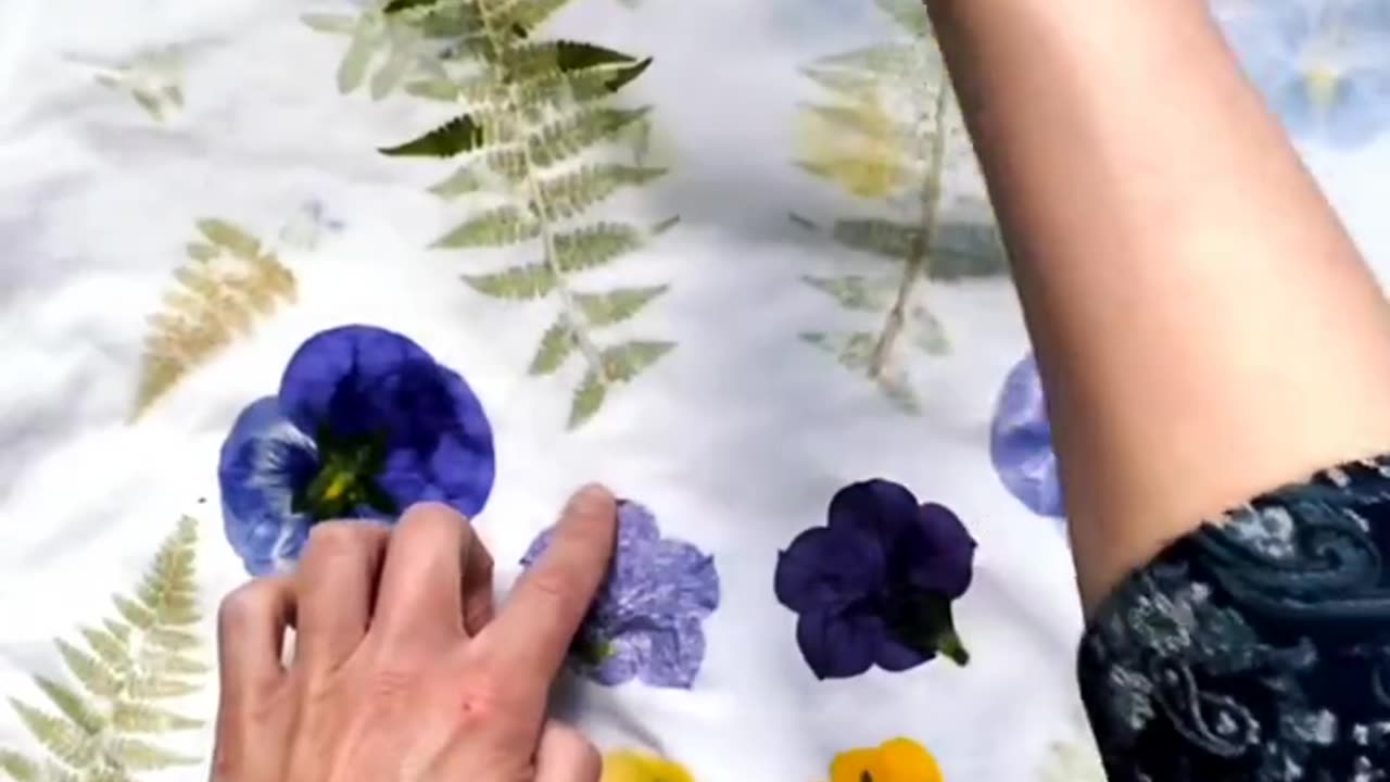 🌸 Floral Hammer Art 👕 | Botanical Imprint DIY