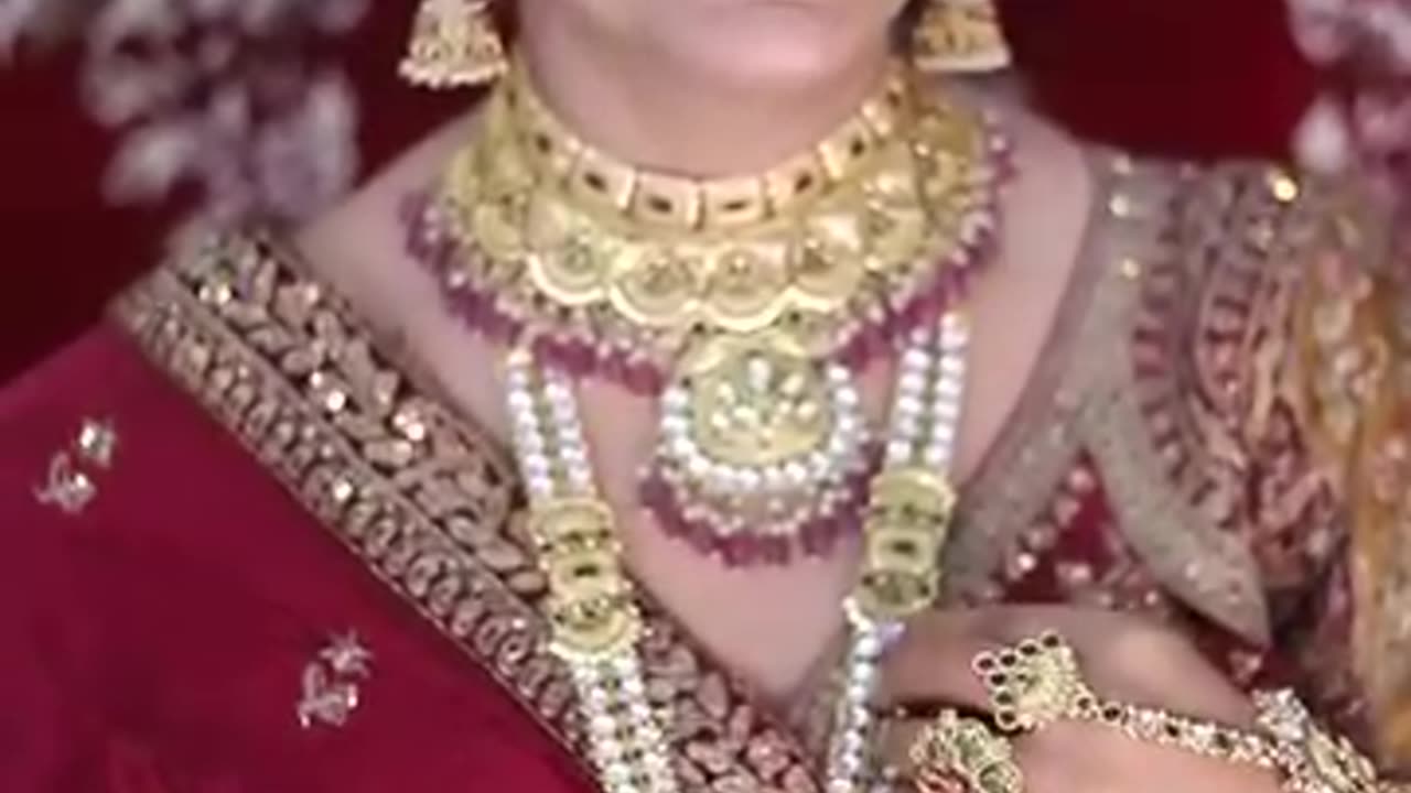 Radiant elegance in Rajwadi jewels ✨ Call now for your royal look!