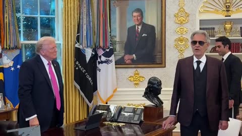 Andrea Bocelli sings in the Oval Office