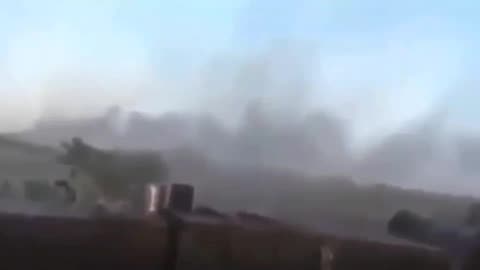 2014: Ukrainian Artillery Firing On Advancing Russian Militia