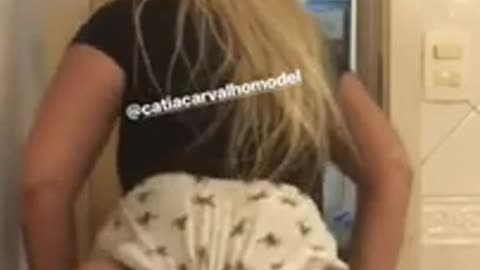 Girls huge ass Twerk 🤯🔥 jjjs