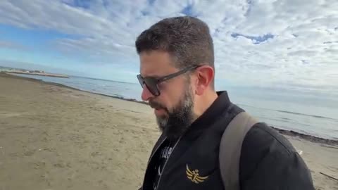 VENEZUELA war begins. Trump unprovoked, full-scale attack. Regime change Maduro. US boots on ground