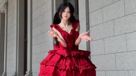 Daily Beauty EP 198 | Adorable Coral red Gown Sinuous Street Dance