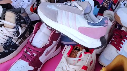 compre unas tenis hoka en 10 000 pesos chilenos