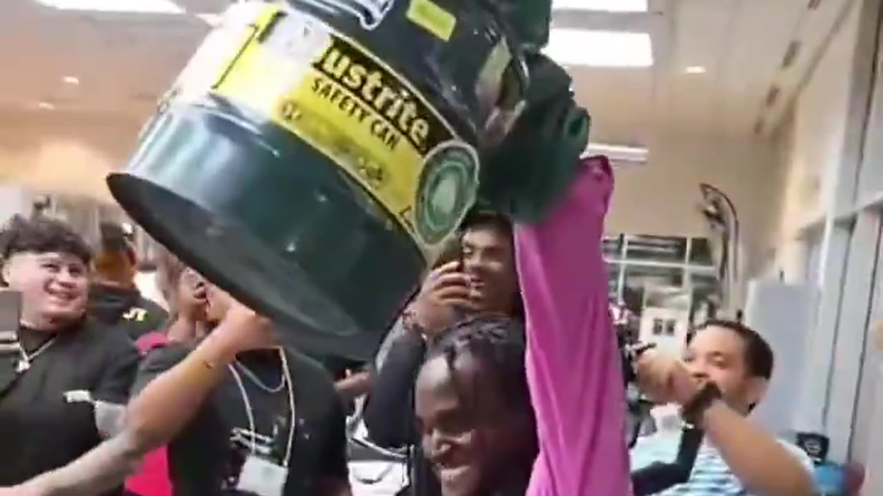 Young Inventor Powers Dodge Scat Pack with Recycled Plastic Fuel – Epic Solar Pyrolysis Demo!