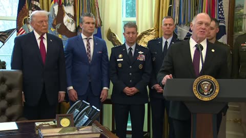 Tom Homan trong Phòng Bầu dục vừa tiết lộ rằng ông đã đi qua HÀNG TRĂM dặm tại Biên giới...