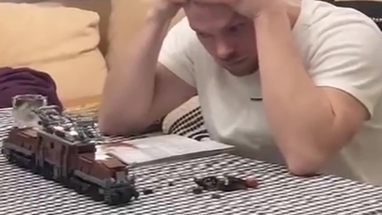 Pov: How easy is it to break your brain? ðŸ§