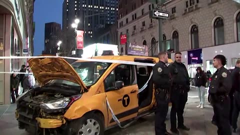 NYC cab jumps curb, injures 7 on Christmas Day