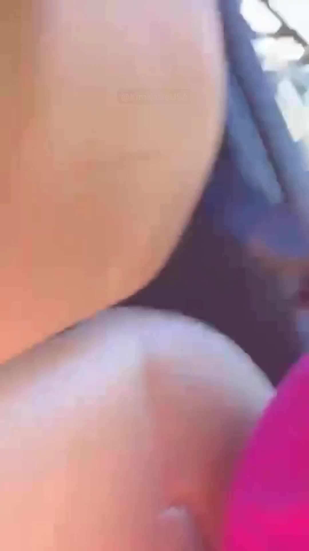 In Louisiana, Clucking Karen asks ICE agents "what agency are you with?"