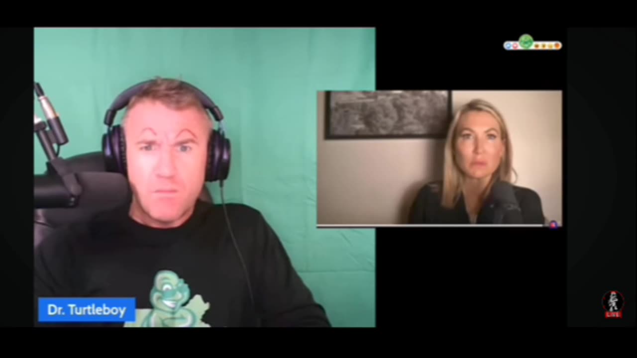 Hidden True Crime: The stare down (who did it better?) 🤣