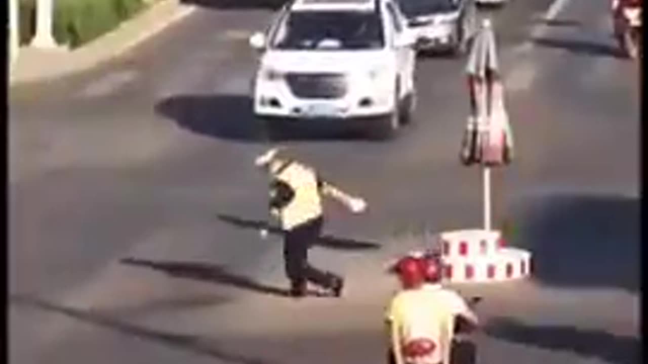 More Footage Of People Having Seizures & Dropping Dead In China 💉