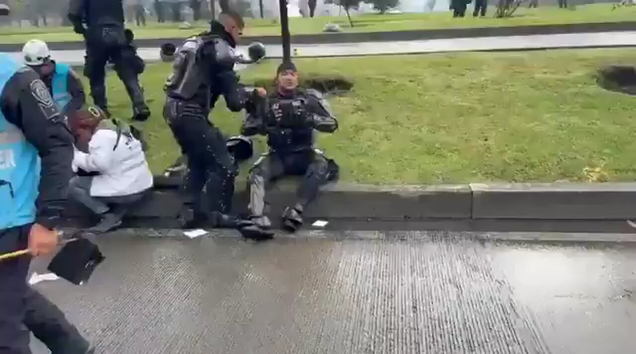 🇨🇴🇺🇸Protesters in the Colombian capital, Bogotá