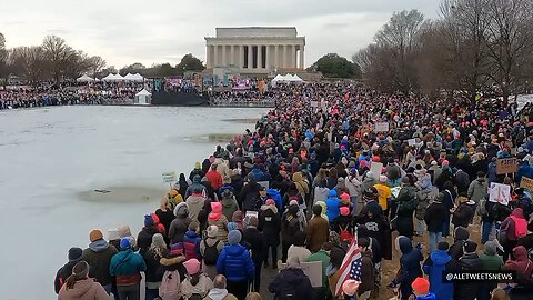 Thousands of Americans are marching against Trump outside in DC today at #ThePeoplesMarch