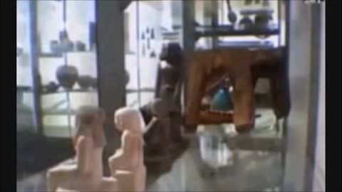 EGYPTIAN STATUE MOVES BY ITSELF