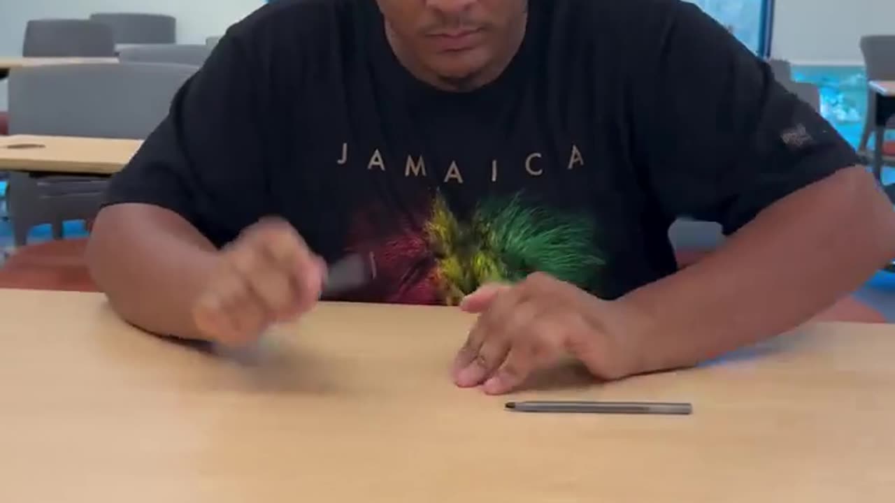 🤯🎨 Watch This Mind-Blowing Pen Tap Freestyle Take It To The Next Level! | FeedMyCuriosity
