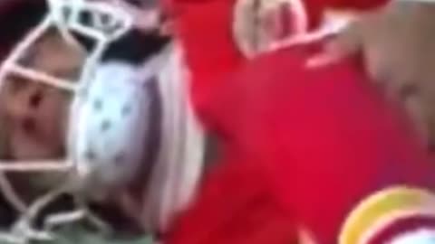 Mahomes Injured, Helped Back To Locker Room