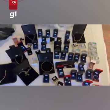 Investigadores da Polícia Federal encontraram e apreenderam várias joias durante a Operação Transparência, que teve como alvo a assessora da Câmara Mariângela Fialek, conhecida como Tuca.