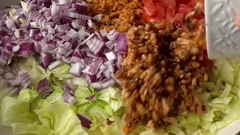 🌱🍲 "Indulge in a scrumptious Vegan Burrito Bowl! 🥑🌽