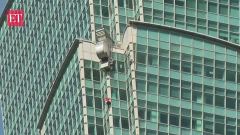 Αμεριακανός ορειβάτης ανέβηκε ουρανοξύστη στην Ταϊβάν χωρίς προστατευτικό εξοπλισμό