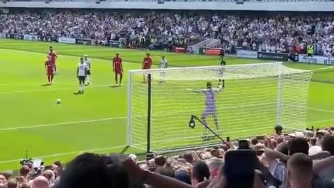 Fulham FC vs Liverpool FC (Aleksandar Mitrovic face to face with Alisson Becker)